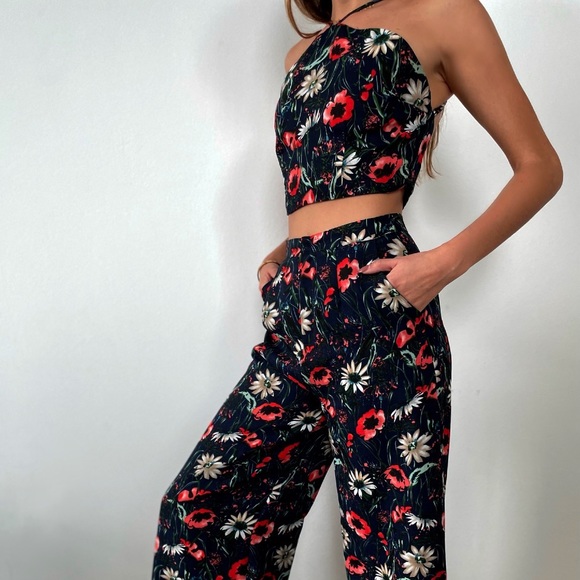 Boutique Floral Set - Picture 2 of 4